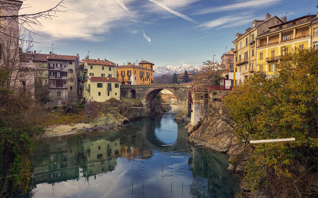 Ivrea — piazza del centro storico